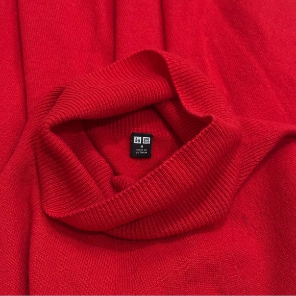 Uniqlo Cherry Red Long Sleeve Turtleneck 100% Cashmere Capsule Comfort Size M - Picture 7 of 10